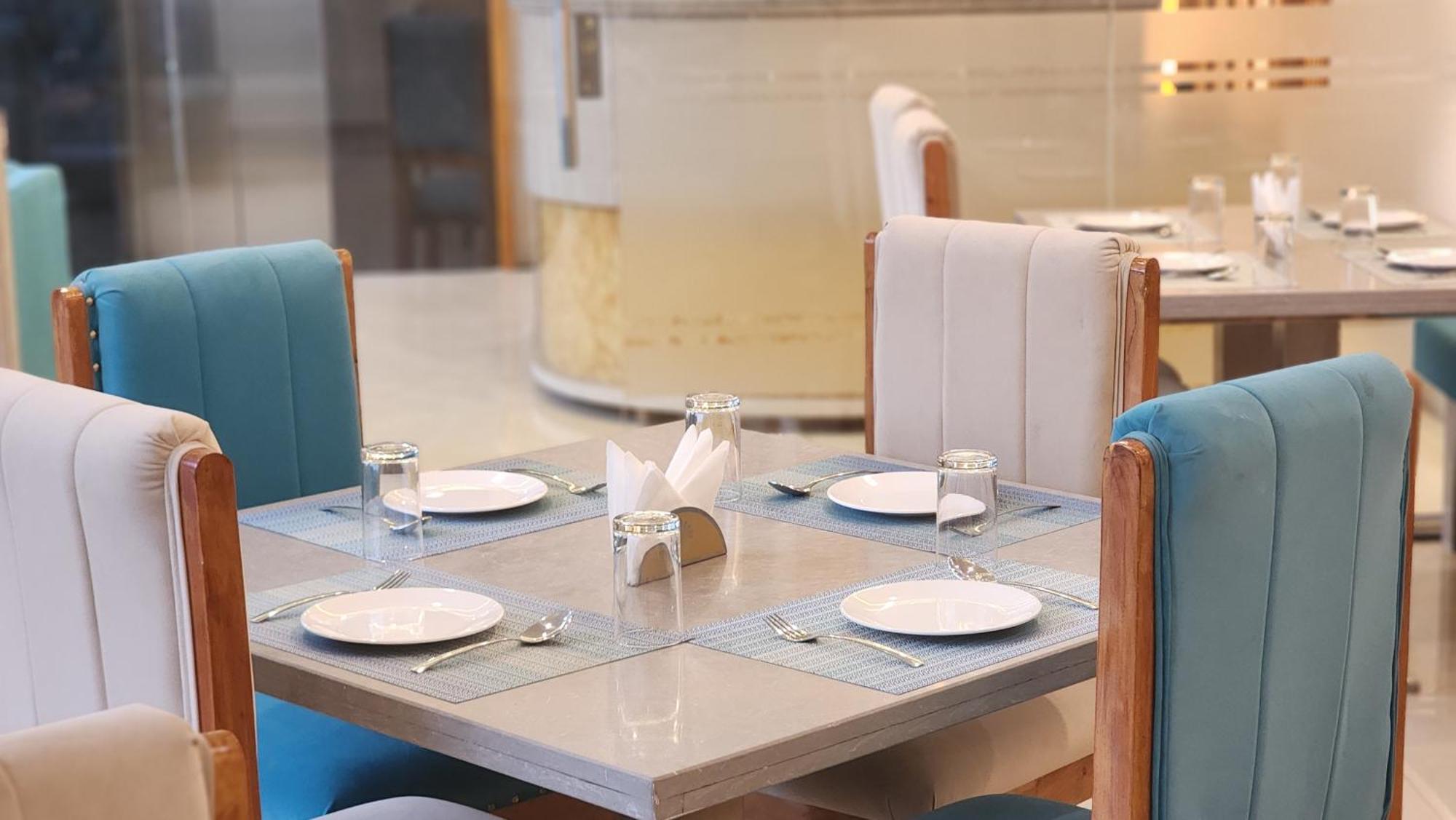 טירופאטי Hotel Janas מראה חיצוני תמונה