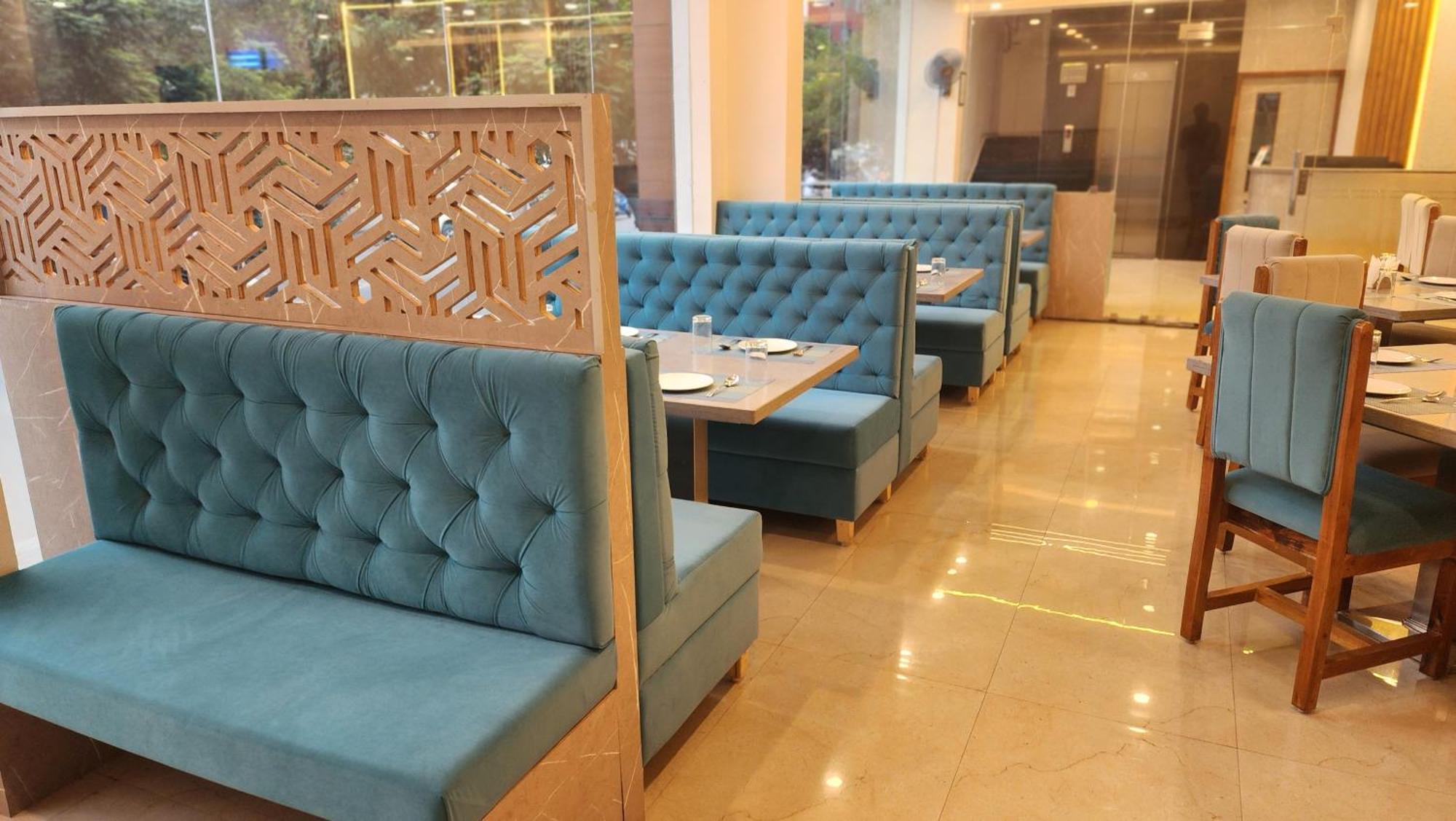 טירופאטי Hotel Janas מראה חיצוני תמונה