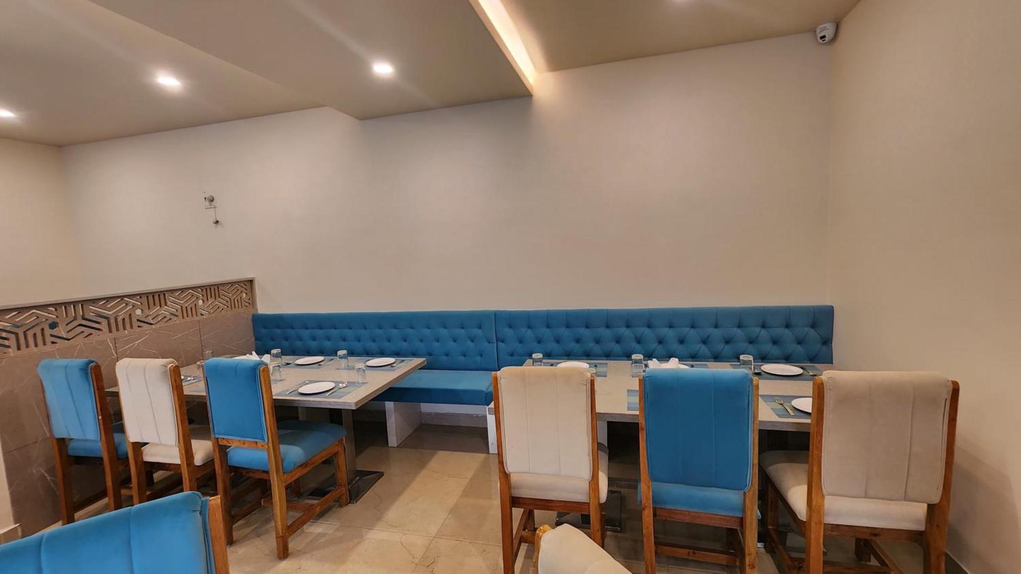 טירופאטי Hotel Janas מראה חיצוני תמונה