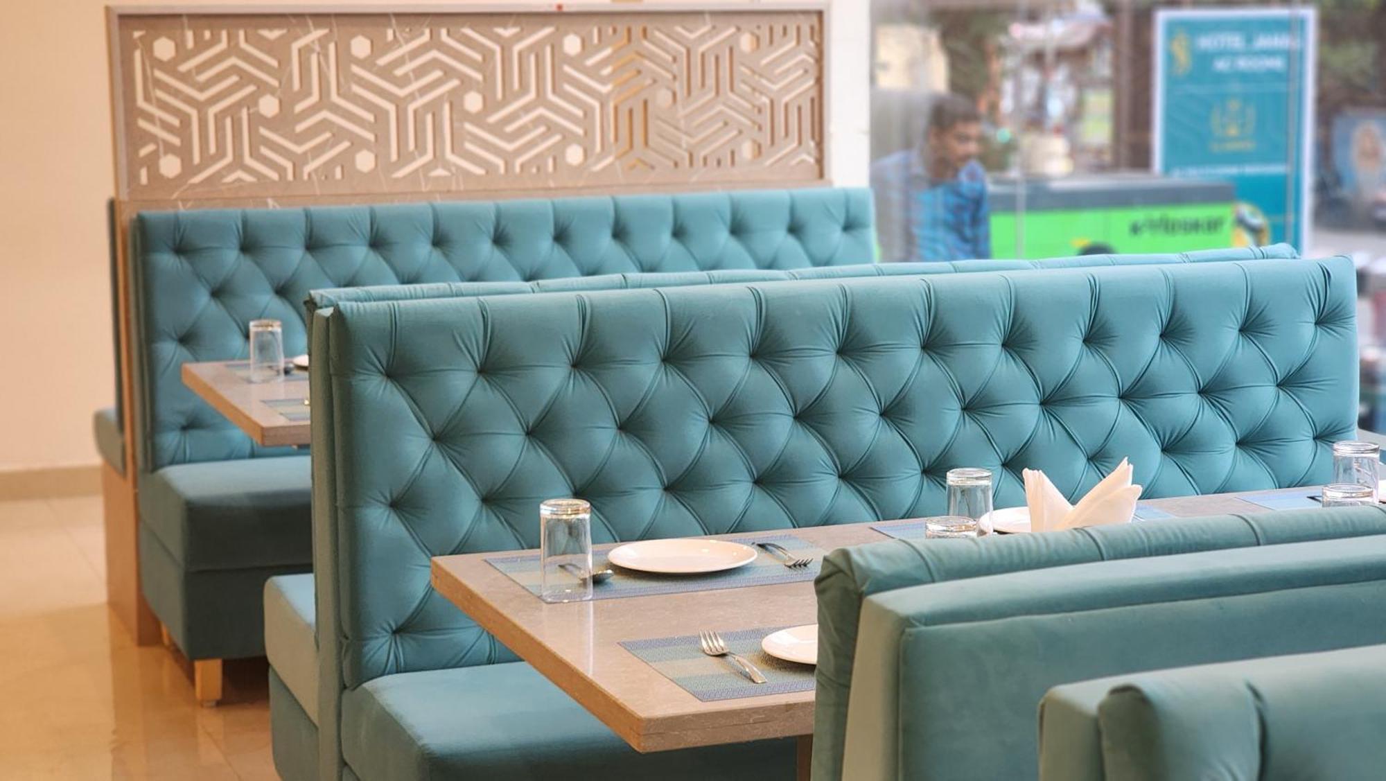 טירופאטי Hotel Janas מראה חיצוני תמונה