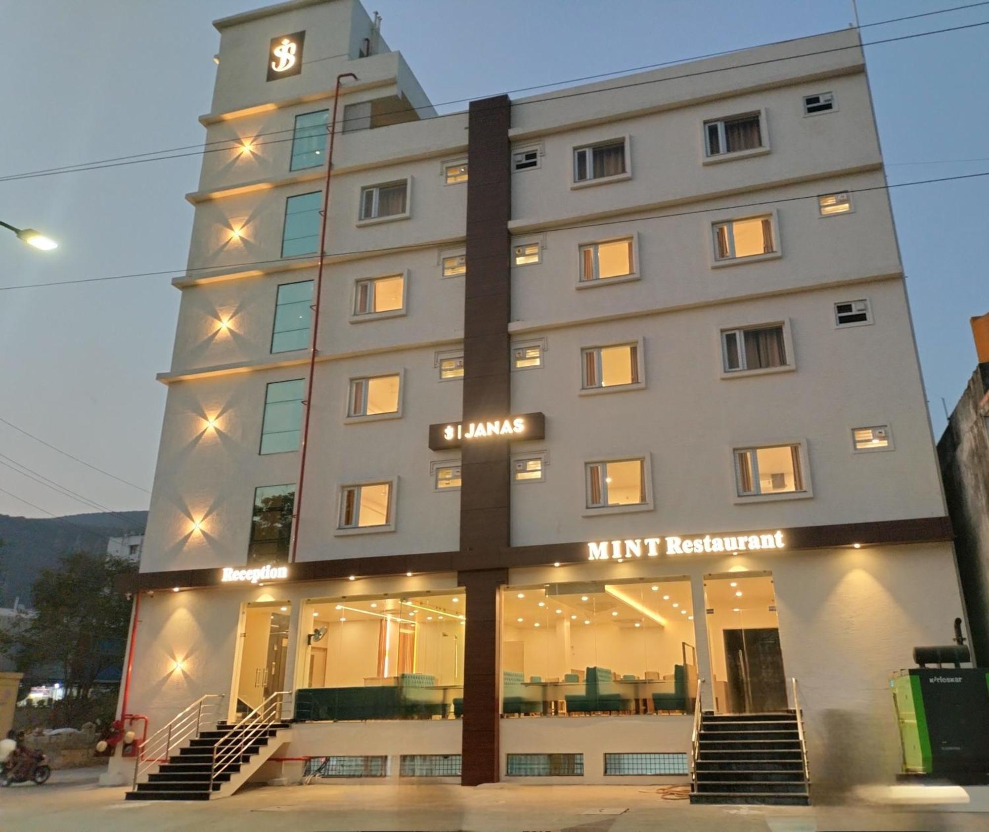 טירופאטי Hotel Janas מראה חיצוני תמונה