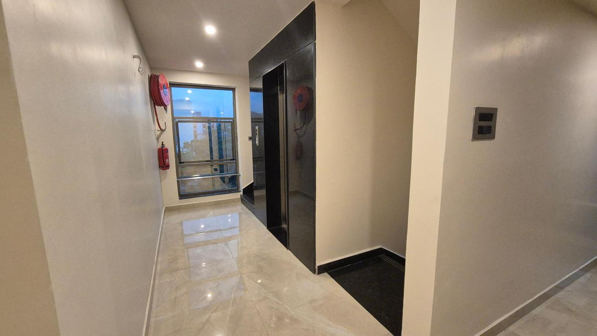 טירופאטי Hotel Janas מראה חיצוני תמונה