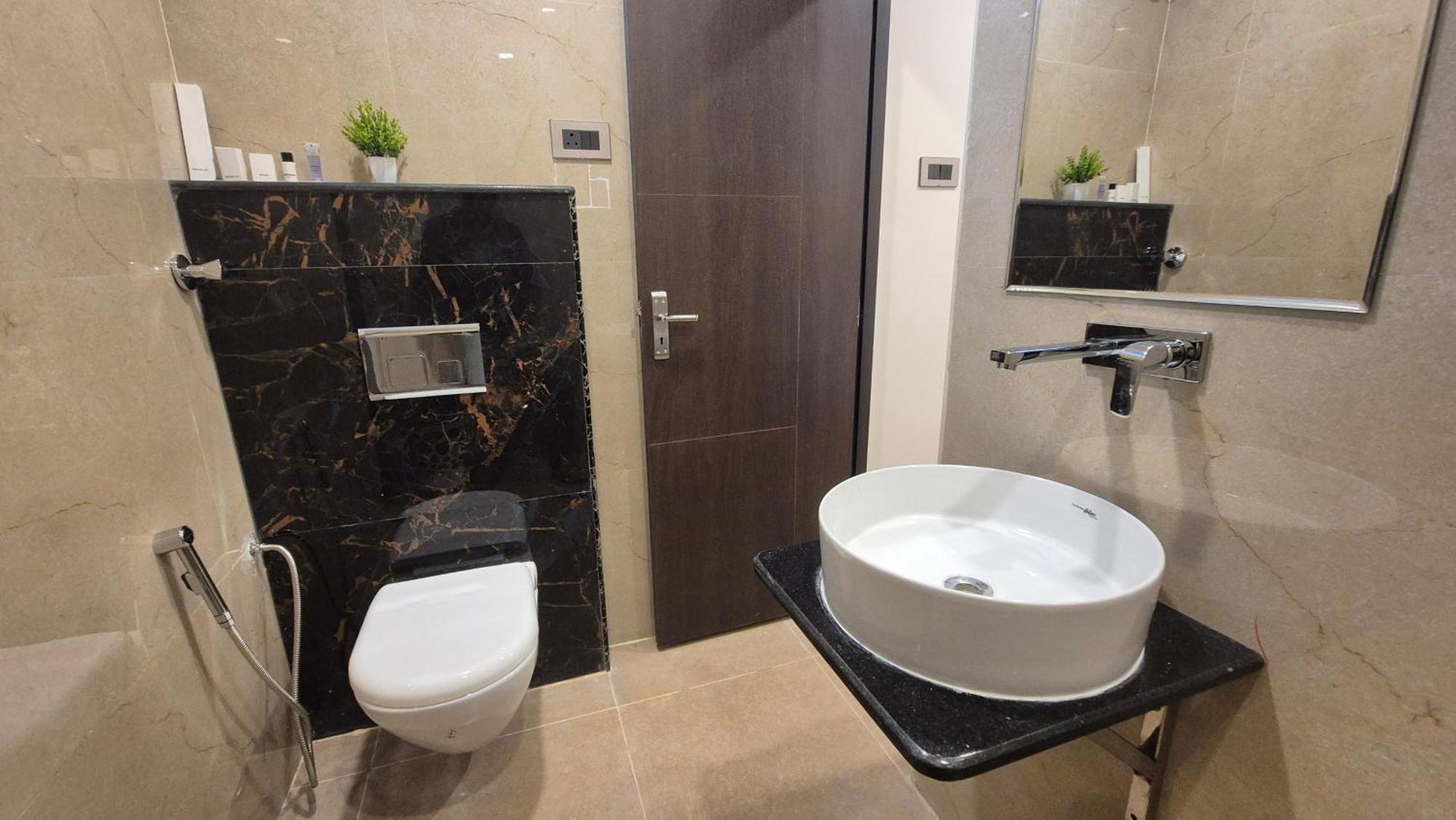 טירופאטי Hotel Janas מראה חיצוני תמונה